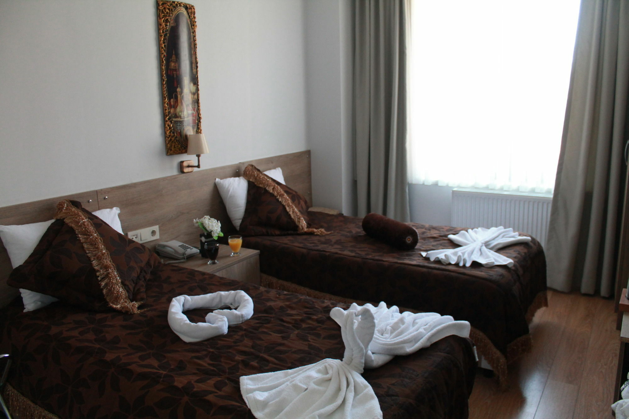 Rozza Hotel Istambul Exterior foto A room at the hotel