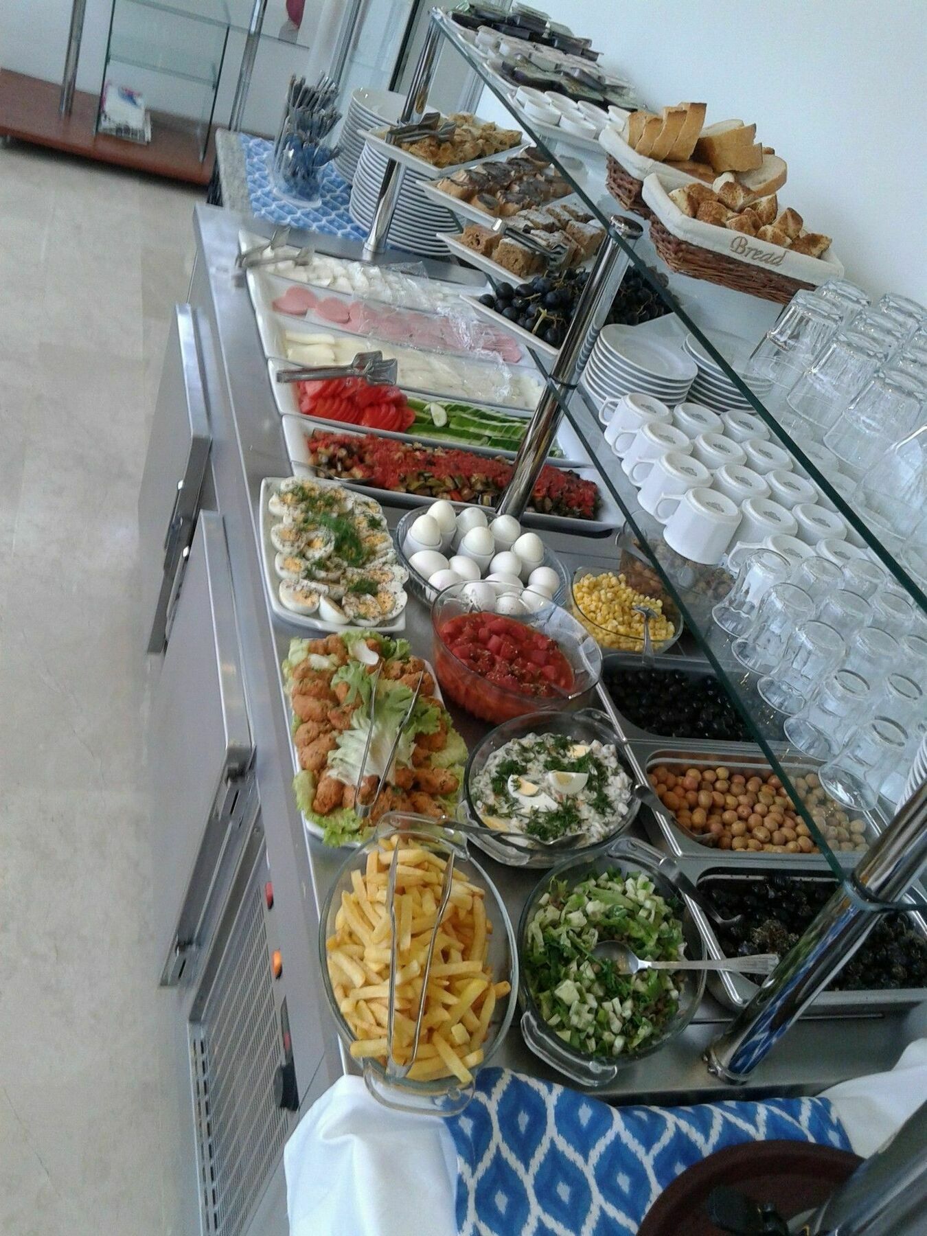 Rozza Hotel Istambul Exterior foto Meze at a restaurant in Nicosia, Cyprus
